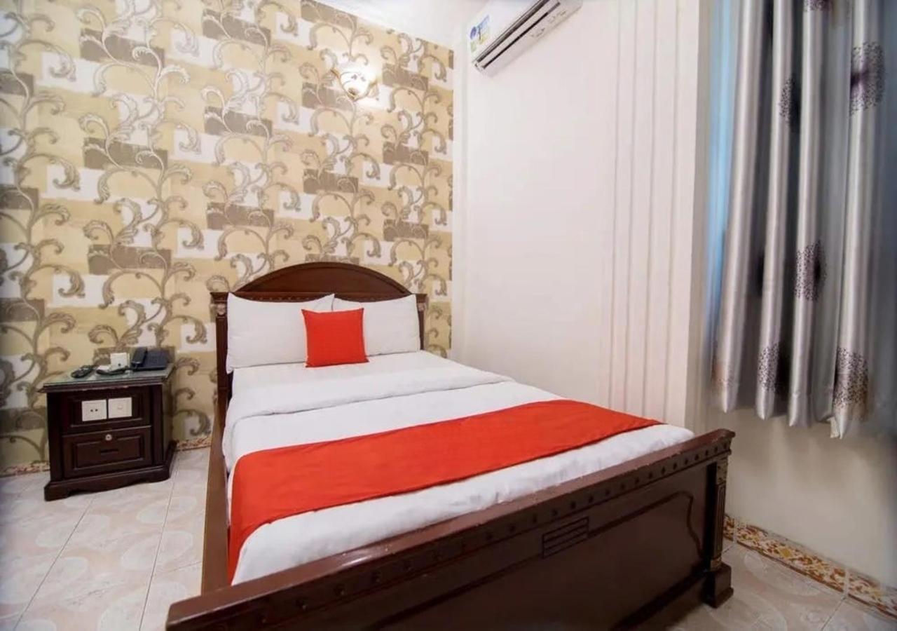RedDoorz Tan Hoang Long Hotel Nguyen Van Cu Ho Chi Minh-stad Buitenkant foto