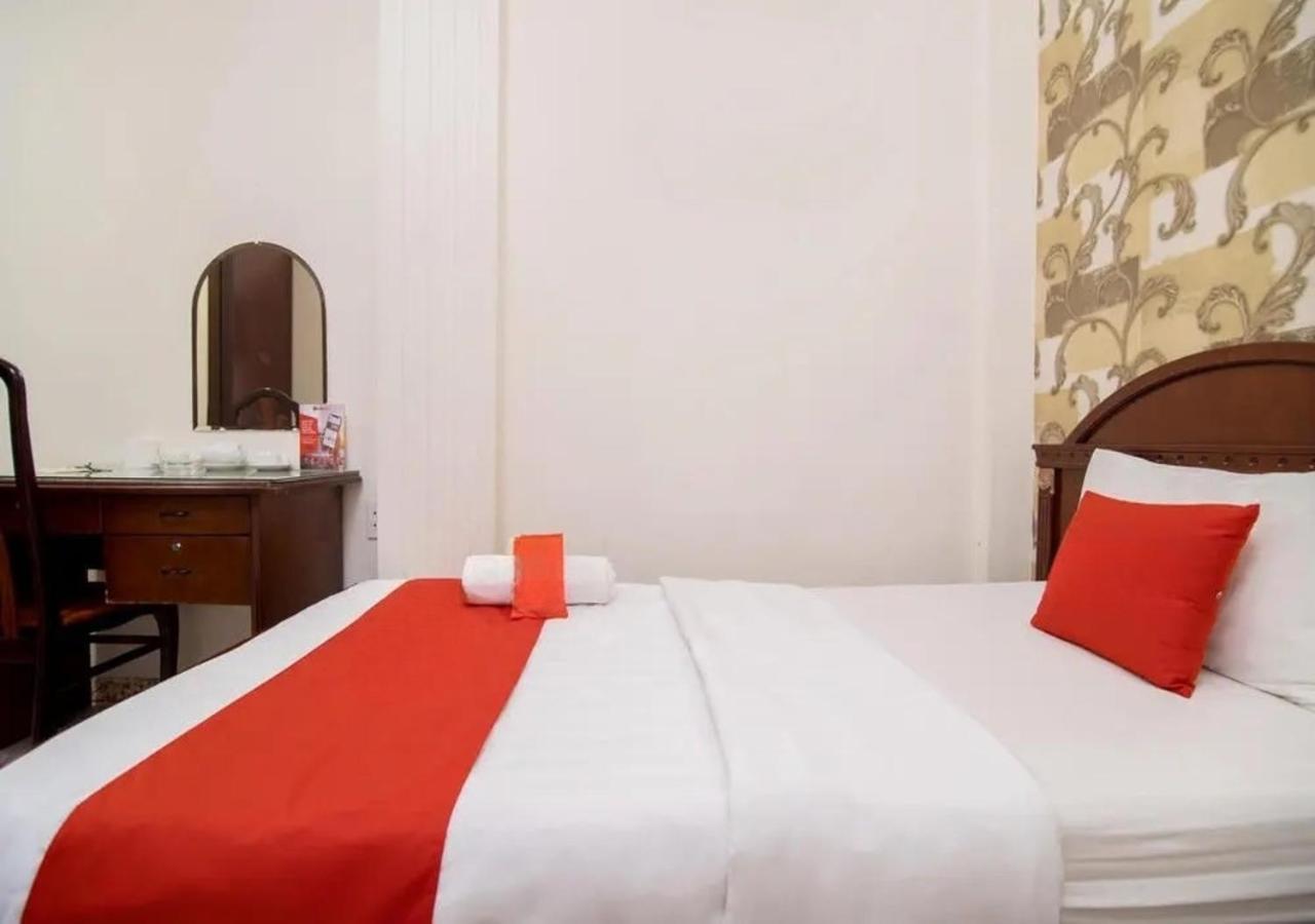 RedDoorz Tan Hoang Long Hotel Nguyen Van Cu Ho Chi Minh-stad Buitenkant foto