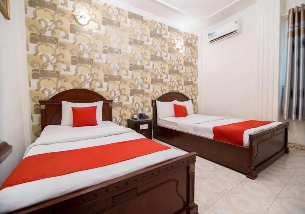 RedDoorz Tan Hoang Long Hotel Nguyen Van Cu Ho Chi Minh-stad Buitenkant foto