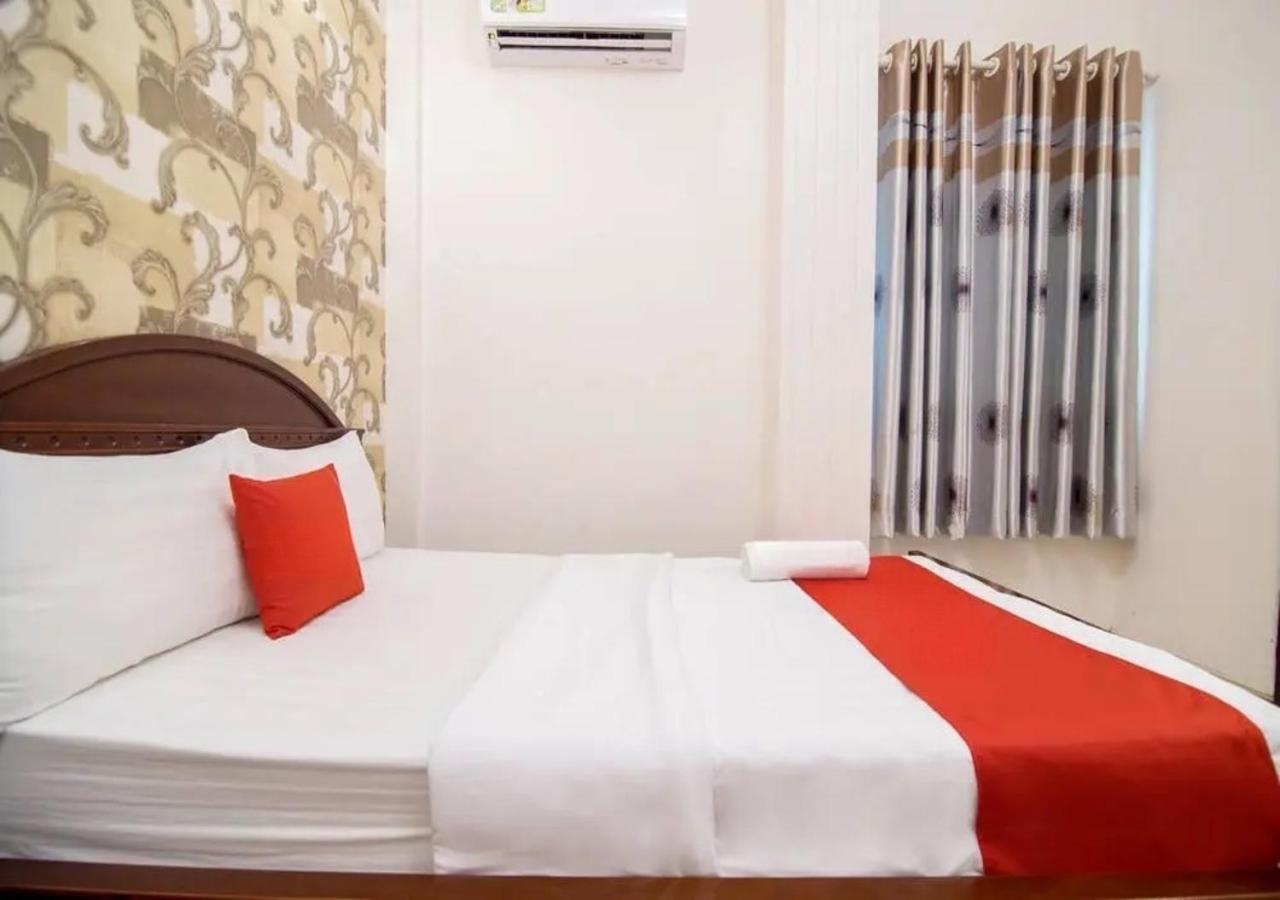 RedDoorz Tan Hoang Long Hotel Nguyen Van Cu Ho Chi Minh-stad Buitenkant foto