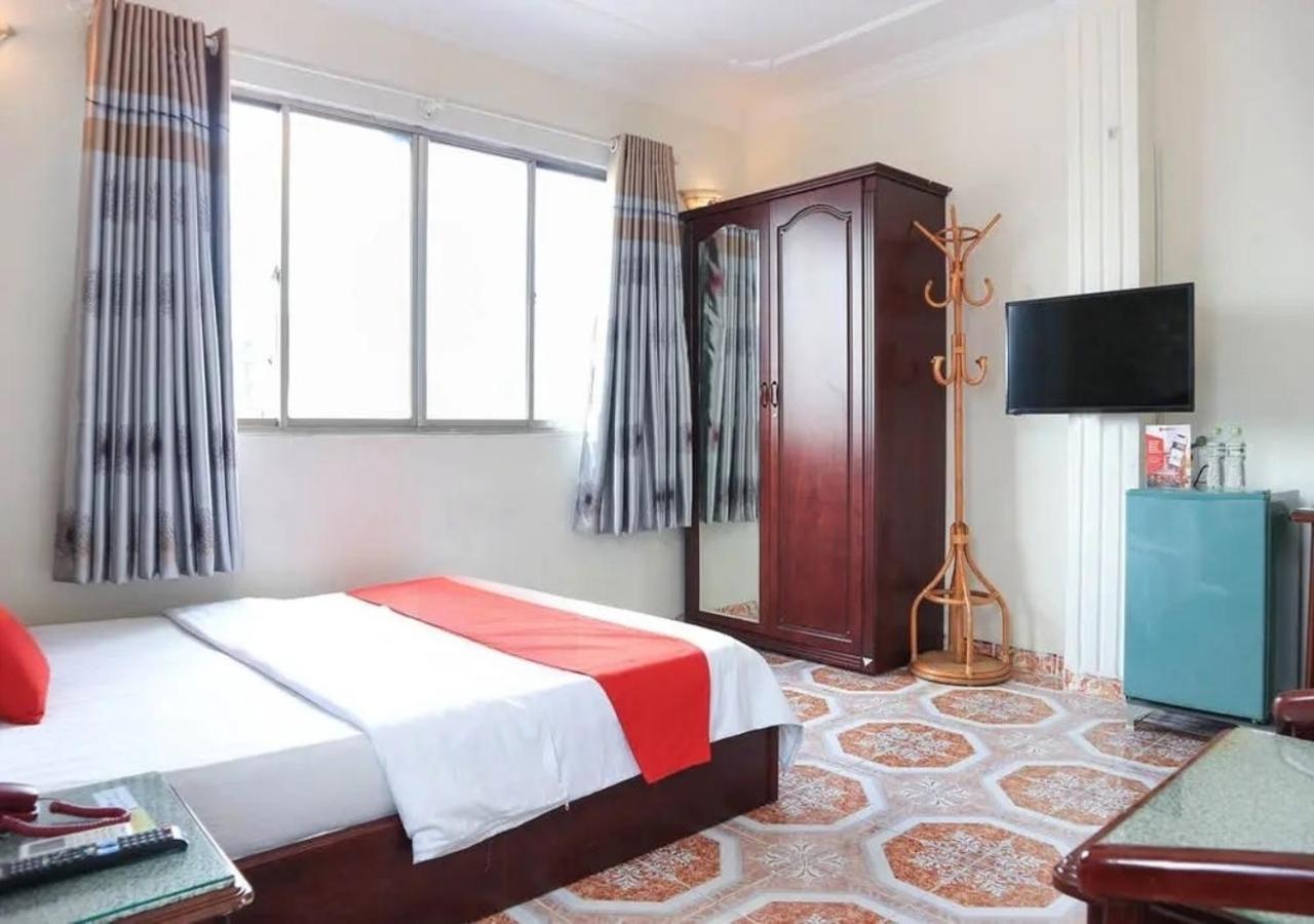 RedDoorz Tan Hoang Long Hotel Nguyen Van Cu Ho Chi Minh-stad Buitenkant foto