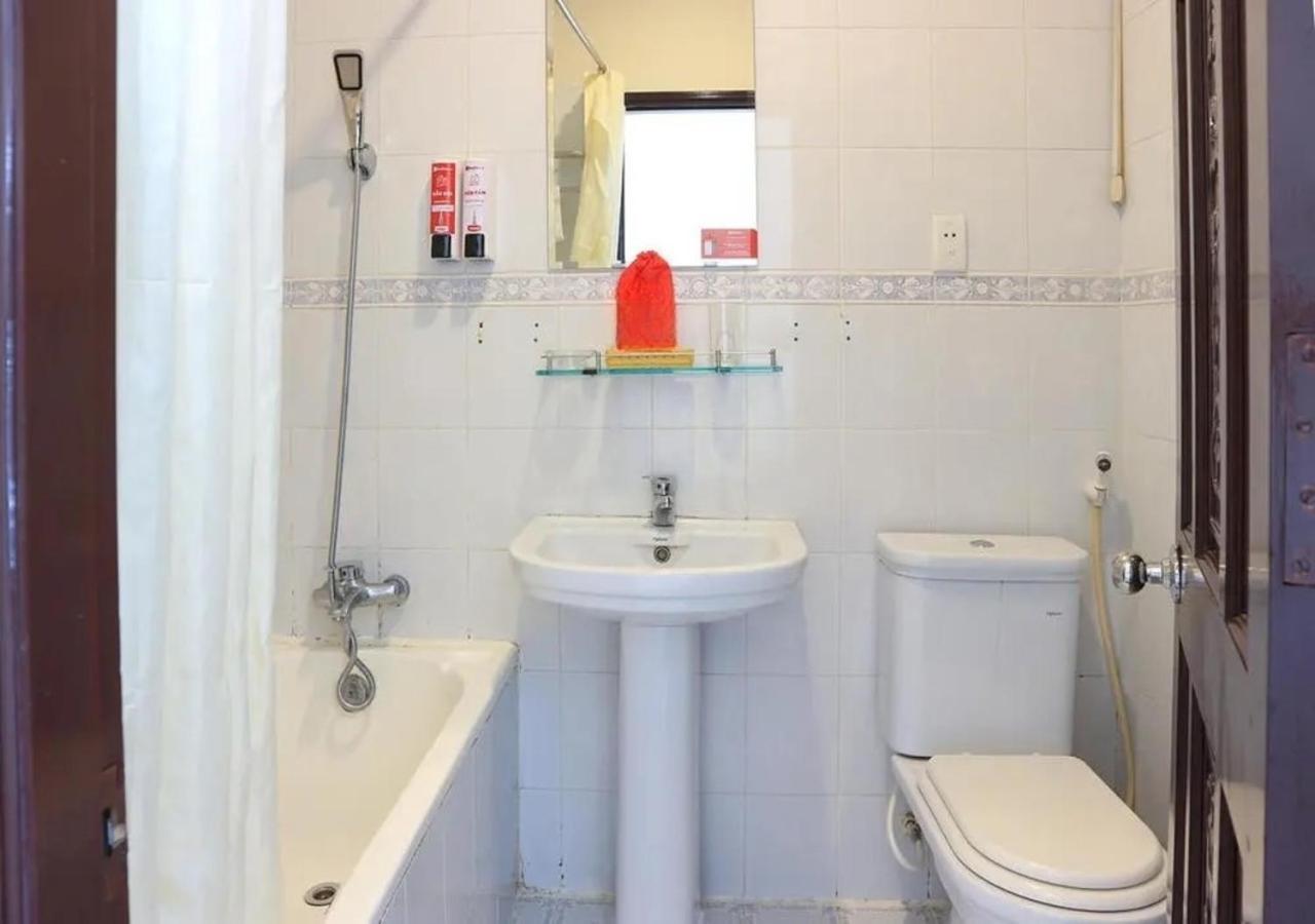 RedDoorz Tan Hoang Long Hotel Nguyen Van Cu Ho Chi Minh-stad Buitenkant foto