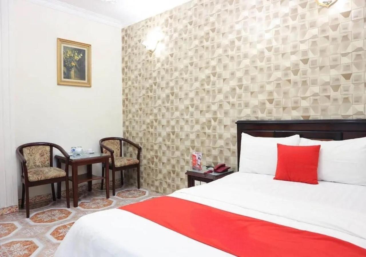 RedDoorz Tan Hoang Long Hotel Nguyen Van Cu Ho Chi Minh-stad Buitenkant foto