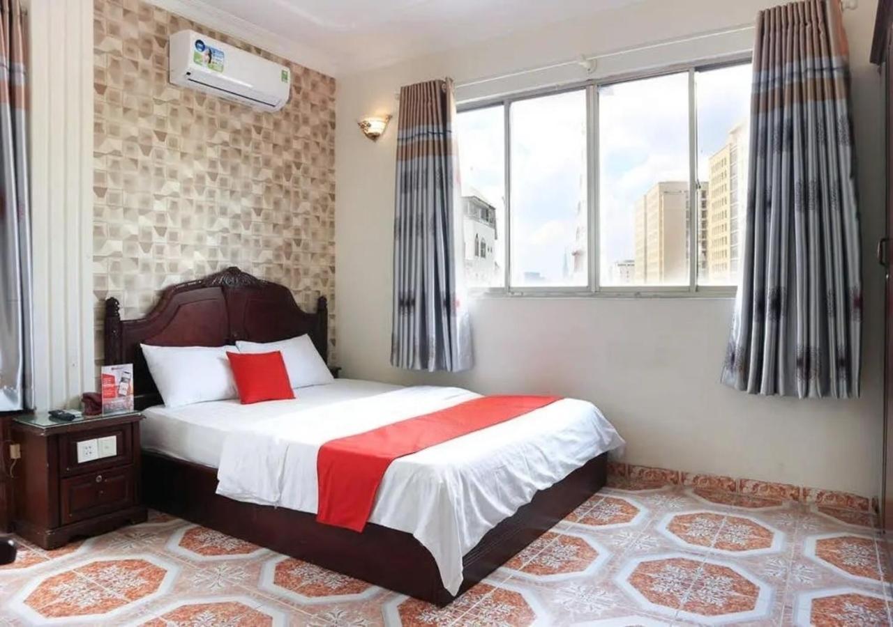 RedDoorz Tan Hoang Long Hotel Nguyen Van Cu Ho Chi Minh-stad Buitenkant foto