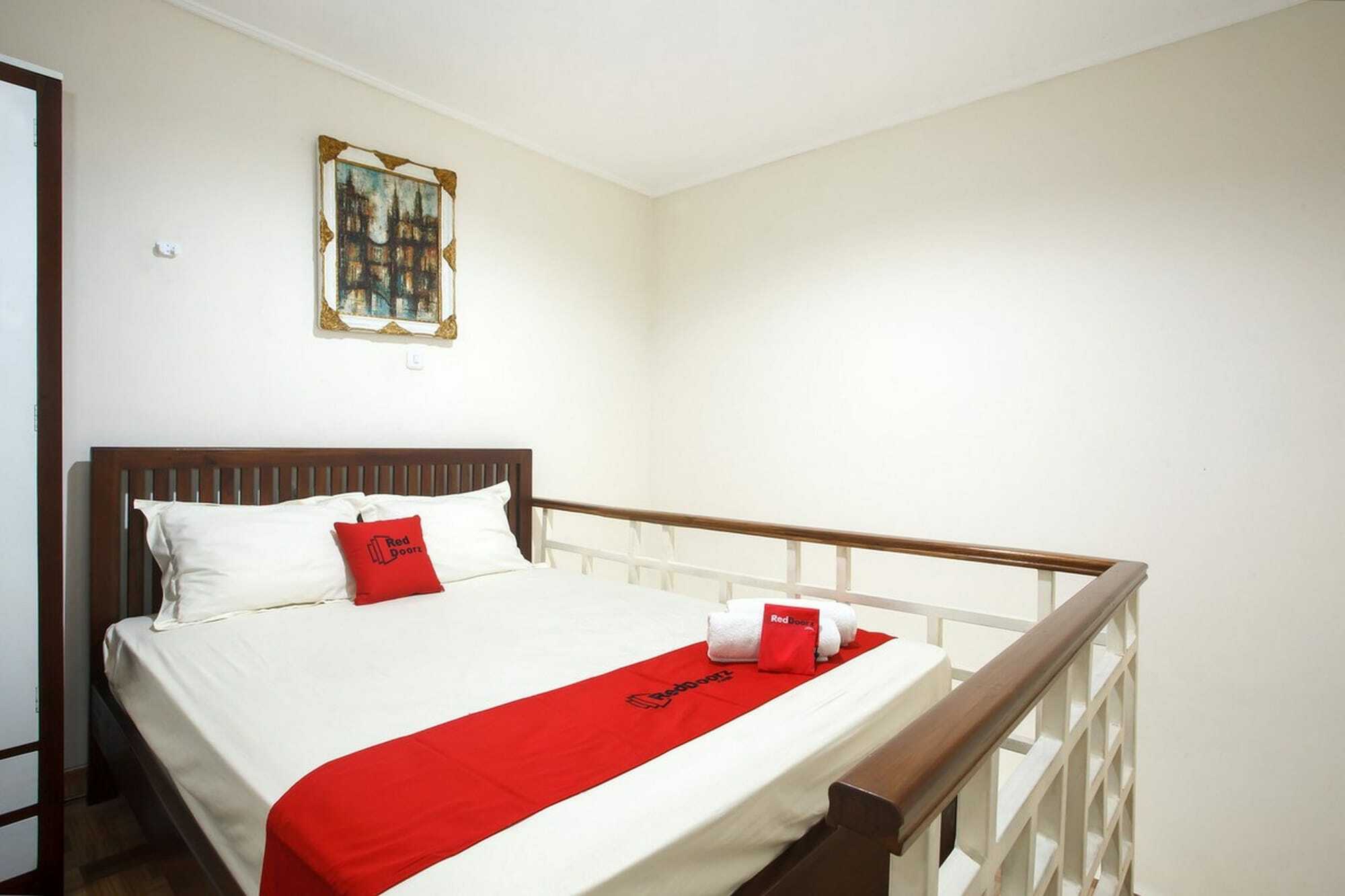RedDoorz Tan Hoang Long Hotel Nguyen Van Cu Ho Chi Minh-stad Buitenkant foto